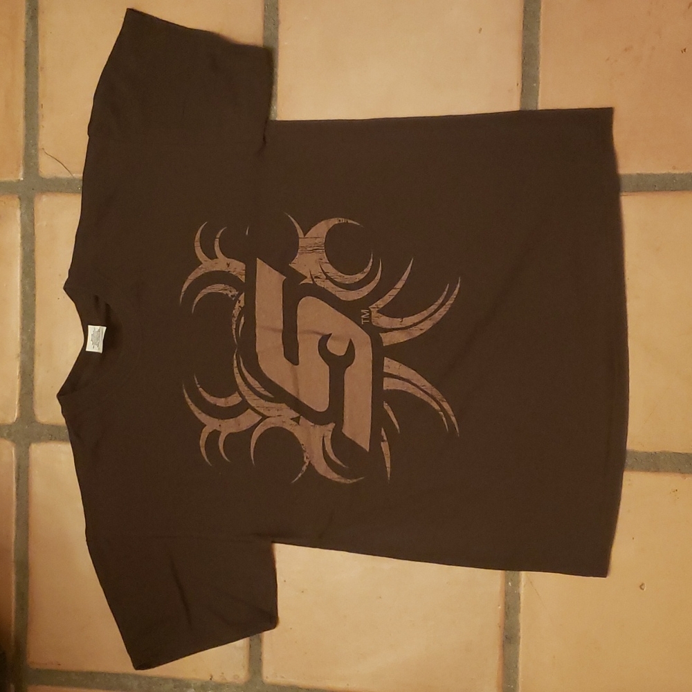 Snap-on T-shirt
